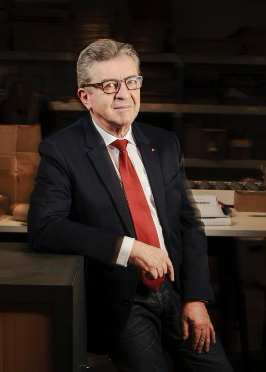 de_chardin's tweet photo. Une amie à l’instant au bar du coin.

« Mais….Qui  tient la route en face de @JLMelenchon ? Y’a personne 😱 »

Force est d’admettre 🤭 https://t.co/w0xJpMZfbi