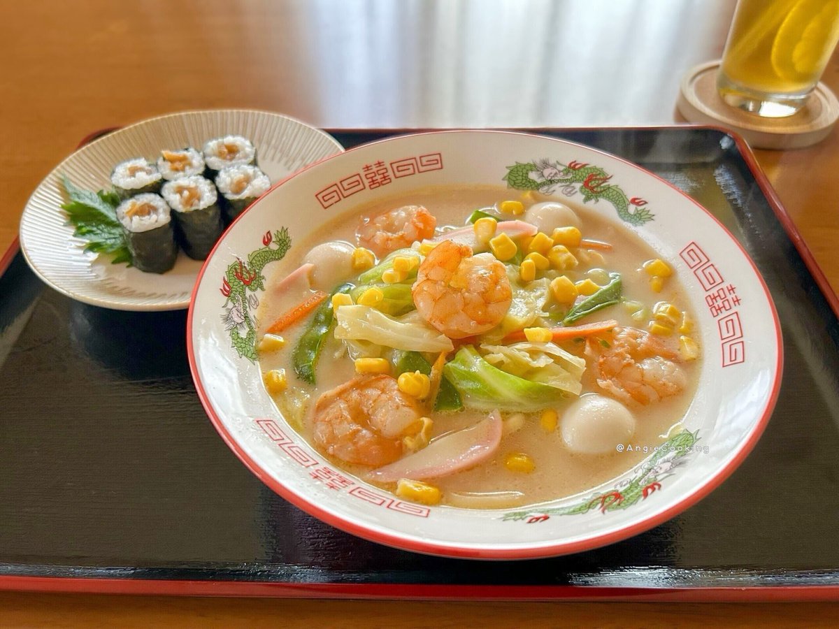 AngieCooking's tweet photo. お疲れ様です✨️
今日は長崎ちゃんぽん、かんぴょう巻きです☺️
長崎ちゃんぽんは山本ゆりさんレシピ
スープは忠実に作り具材だけ海老やうずら卵などをプラス
味変はラー油が好き☺️
#おうちごはん #X家庭料理部 #料理好きな人と繋がりたい #自炊記録 #山本ゆりさん #おいしい https://t.co/PqLxhfAvlo