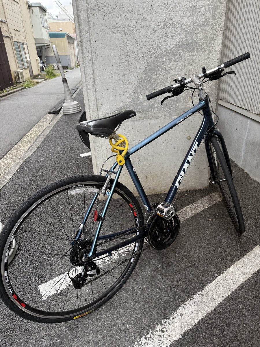 namusom's tweet photo. コロナが始まった2020年に人混み回避と運動不足解消のために購入した我が愛車。タイヤ・ブレーキ交換はしてきましたが、異音がしてきたので、いつもお世話になっているショップでパーツ交換などの大幅メンテを実施。購入時のような滑らかな動きになり感謝です。まだまだ一緒に走りたいと思います。 https://t.co/z6NGleebVd