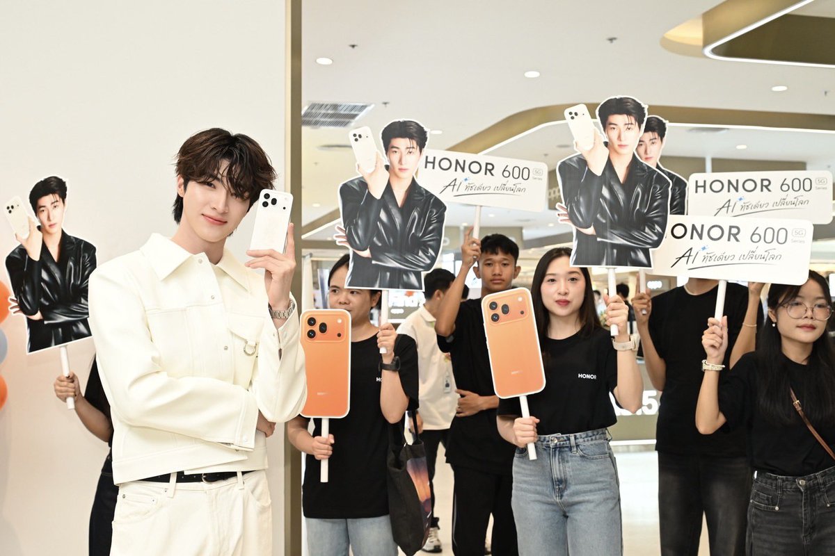 Reporter_ent's tweet photo. HONOR 600 Series กระแสแรงเกินต้าน! ผู้บริโภคตอบรับล้นหลาม ตอกย้ำสมาร์ตโฟน AI ที่ครบเครื่องที่สุดแห่งปี

อ่านต่อ : https://t.co/D2bEL4p4Yu

#HONOR #HONOR600Series #AIทัชเดียวเปลี่ยนโลก #BLUEPONGTIWAT #บลูพงศ์ทิวัตถ์ #HONORxBluePongtiwat https://t.co/0rO7WvFE9Q
