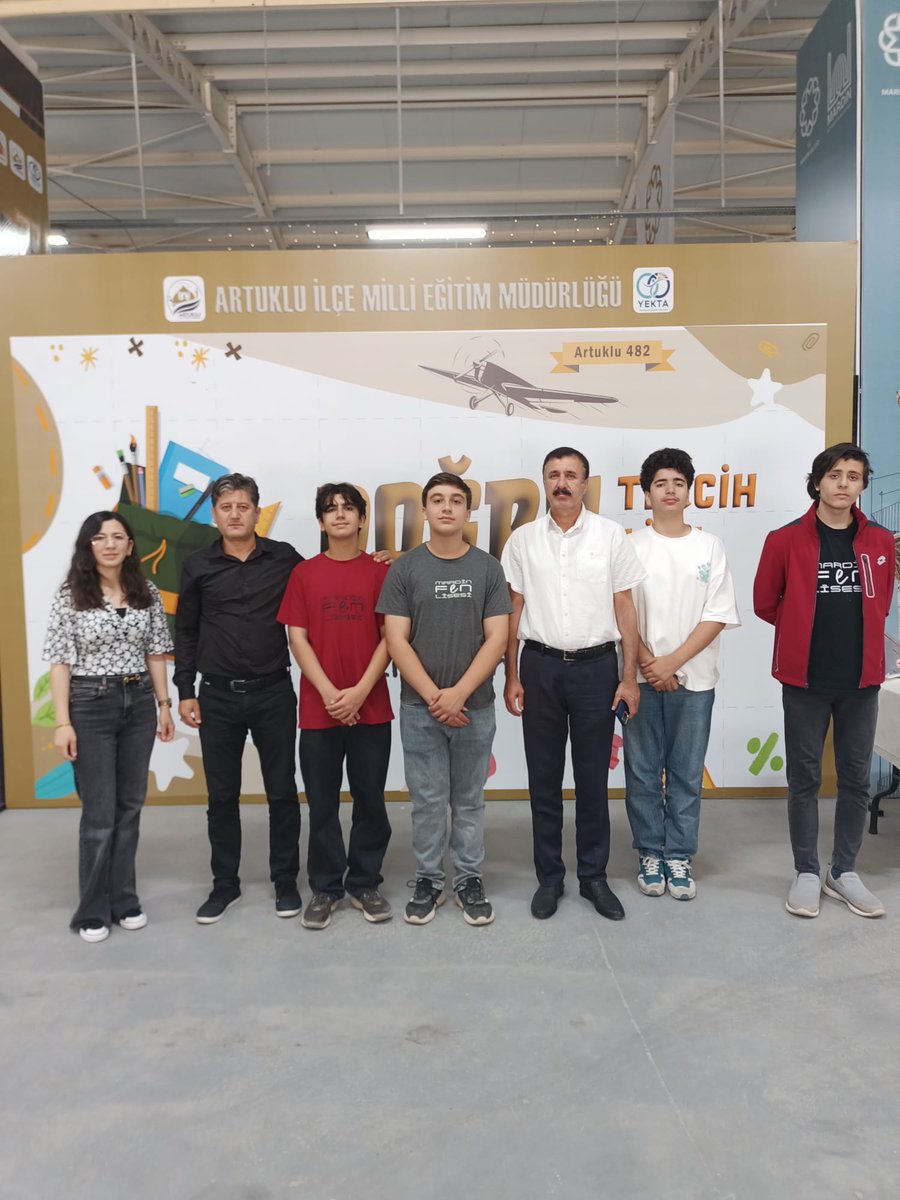 mardinfenlisesi's tweet photo. Mardin Fen Lisesi olarak, lise tanıtım fuarında yerimizi aldık.Standımıza gösterilen yoğun ilgi,yarınlara dair umutlarımızı bir kez daha tazeledi.Emeği geçen okul yöneticilerimize, rehber öğretmenimize ve öğrencilerimize teşekkür ediyoruz.
#MardinFenLisesi  #DoğruTercihDoğruLise https://t.co/18JP5bu77z