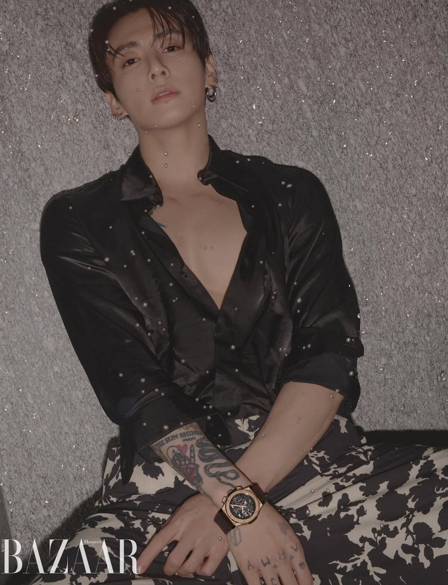 _BTSMoments's tweet photo. New photos of #Jungkook x HUBLOT for Harper's Bazaar Korea (2)

(https://t.co/T4qPnLHC8M)
JUNGKOOK FOR BAZAAR KOREA 
#JungkookxHublot https://t.co/LCzXiVJGCM