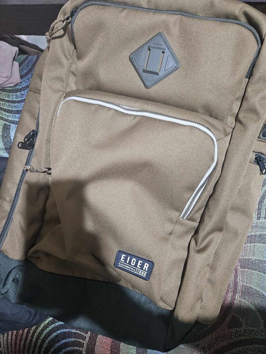 NekoPlay7's tweet photo. Buying eiger product cause they helping people more than government it self https://t.co/9rqflqsIs0