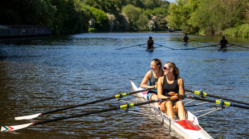 BritishRowing's tweet photo. Protecting the waterways we love 💚

This World Environment Day, find all resources, guidance and support to help your club reduce its environmental impact. 

Find out what your club can do👇 
https://t.co/CqmMYjLpI6 https://t.co/GPQgW0wCJm