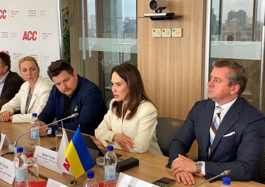 AndyHunder's tweet photo. How will we get Russia to pay compensation for the damage and devastation it has brought with Putin’s full scale war in Ukraine?With over 1000 lawyers on the American Chamber of Commerce @ChamberUkraine legal committee we were delighted to host Iryna Mudra Deputy Head of the President’s office at AmCham to discuss international compensation mechanisms. 

Our discussions also included rule of law, ensuring real and effective judicial reform, fair justice, and transparent selection of judges at all levels.

Grateful to Iryna and her team for the ongoing important dialogue. A lot of meticulous work ahead.