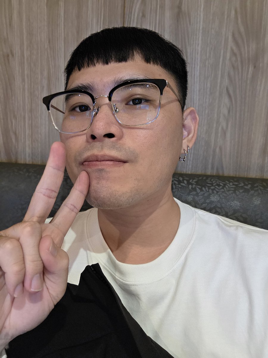 ouo770721's tweet photo. 放個臉圓圓的
今天在醫院看到帥哥
跟我站好近還對到眼( ⑉¯ ꇴ ¯⑉ ) https://t.co/eqh0VZD5MV