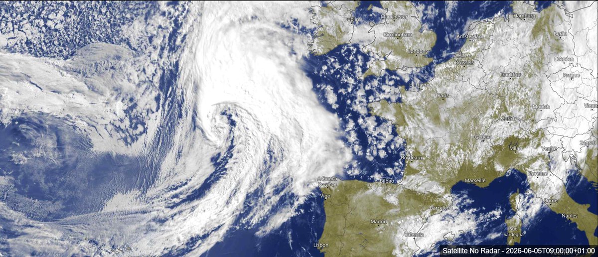 NickJF75's tweet photo. Looks rather ominous the deepening low out over the Atlantic heading for the UK. Fortunately it weakens heading east tomorrow, but still brings a risk of coastal gales to southern Ireland and SW UK tonight and perhaps along English Channel coasts tomorrow. Also more rain for many https://t.co/PrAL1ZNwor