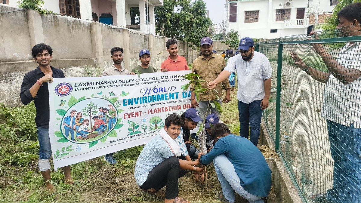 NssLnd's tweet photo. Volunteers of NSS Unit of L.N.D College, Motihari joined hands in a plantation drive to nurture nature and contribute to a healthier, greener planet.Every tree planted today is a gift to the generations of tomorrow.
#WorldEnvironmentDay #SaveEnvironment #PlantATree https://t.co/SC8lDVDWyW