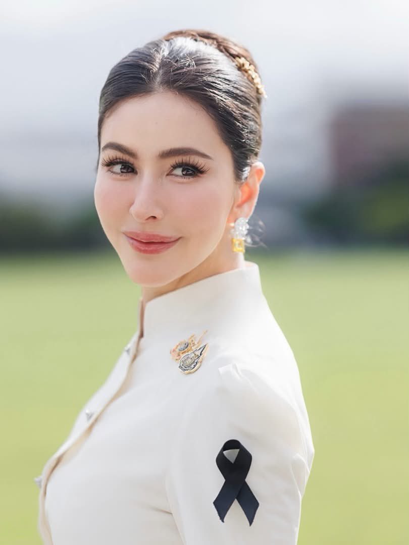 carmen167057816's tweet photo. สวย ถอนสายบัวก็สวย ❤️ https://t.co/KcH0VbYgnD