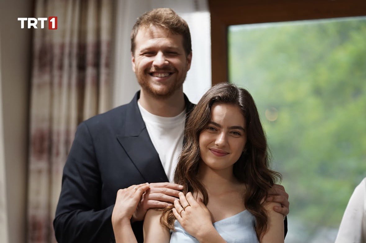 TvDunyasii's tweet photo. Burak Yörük-Ava Yaman 😍

#OrEl #TaşacakBuDeniz https://t.co/JyY0ROoT1I