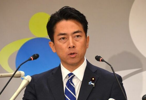 hoshusokuhou's tweet photo. 強すぎるｗｗｗｗｗｗ
小泉防衛相、中国の批判に真正面からカウンターぶちかます
「必要なのは相手がいないところで事実に基づかない主張を繰り返すことではなく、直接率直に話し合うことだ」「日本側の対話の扉は常に開かれている」

シャングリラ会合を欠席した中国の董軍国防相に会談を呼びかけた。5日の閣議後の記者会見で。

言うべきことをハッキリ言っていてスカッとする。話し合いたいから、いつでもおいでという余裕の姿勢。日本は堂々と表舞台で話せるが、中国側が対話を避けているという構図を与えた。