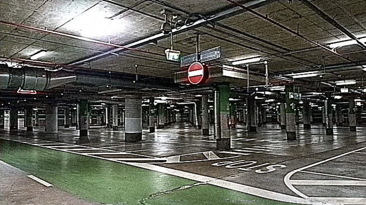 enerimess's tweet photo. Porta di Roma Backrooms https://t.co/26v9jlEyaC