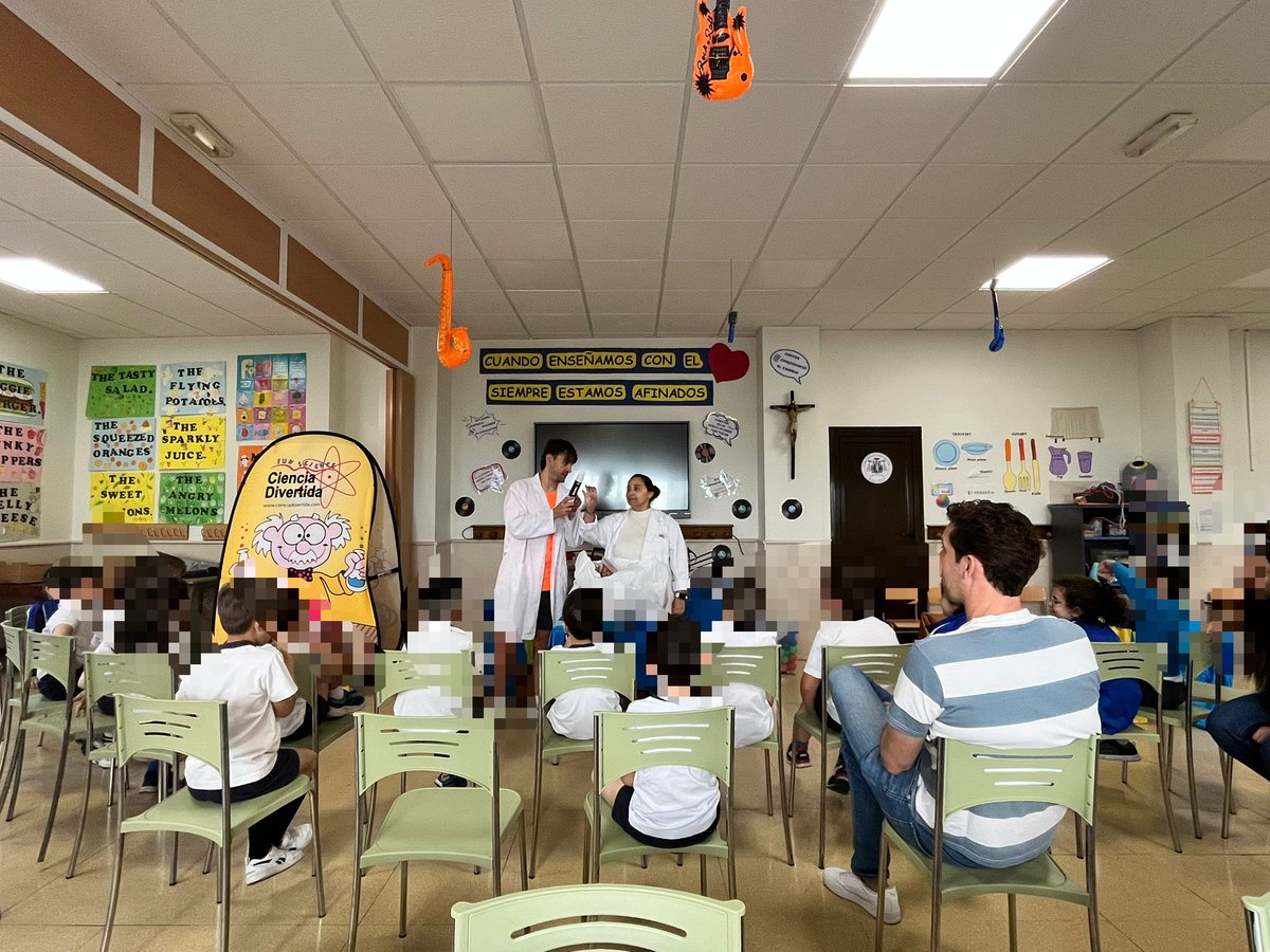aytodebargas's tweet photo. ⚗️ Finalización de los talleres de Ciencia Divertida, en el Colegio Diocesano Madre de la Vida

🔗 https://t.co/LwK0Jgk6nX https://t.co/cC6TDD3v7L