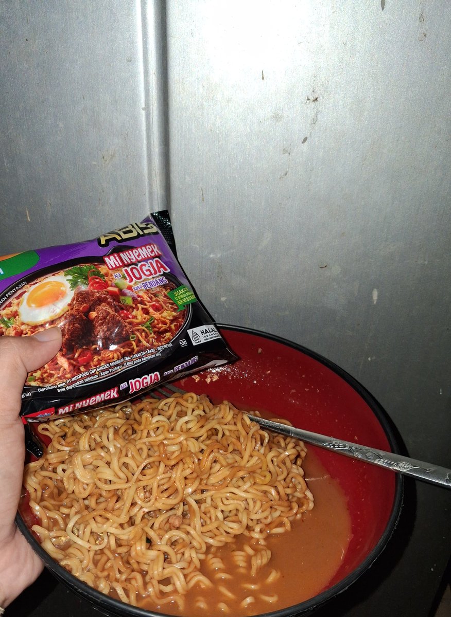 kinarinannc's tweet photo. first time coba langsung suka. tekstur nyemeknya bikin pengalaman makan mie indomie nyemek jogja nya makin ngeunah https://t.co/aLeMLXPaBg