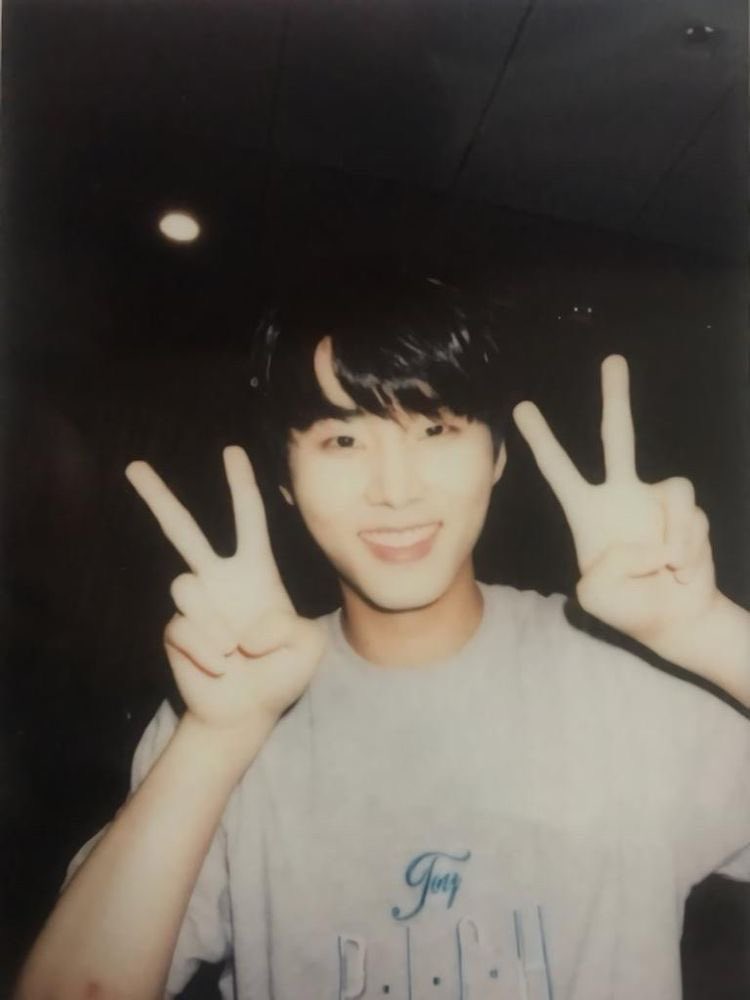 monggeul_o3o's tweet photo. 내가 좋아하는 폴라로이드 영현…♡ https://t.co/8eLBpj8zDA