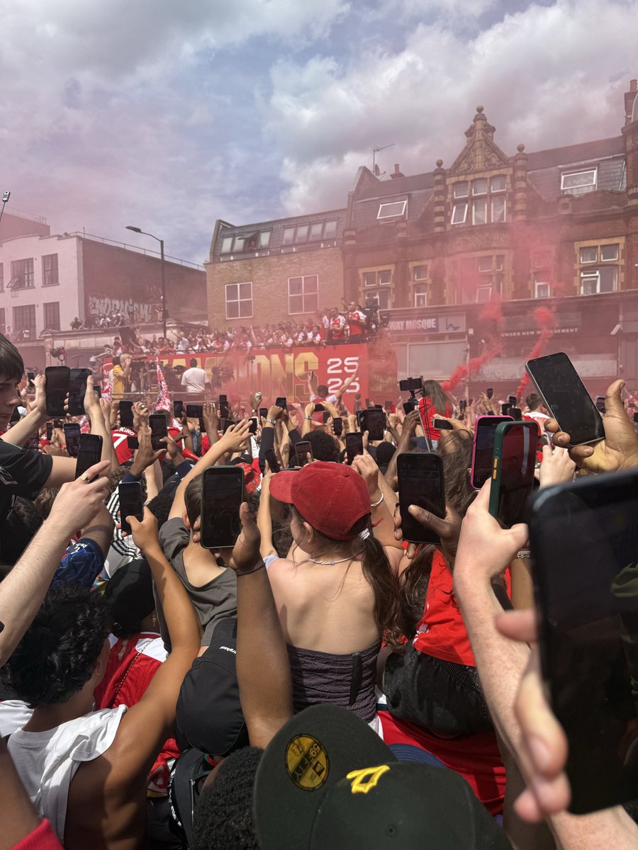 ExcelJoab's tweet photo. Can’t forget the Arsenal parade https://t.co/gtDunzhG6D