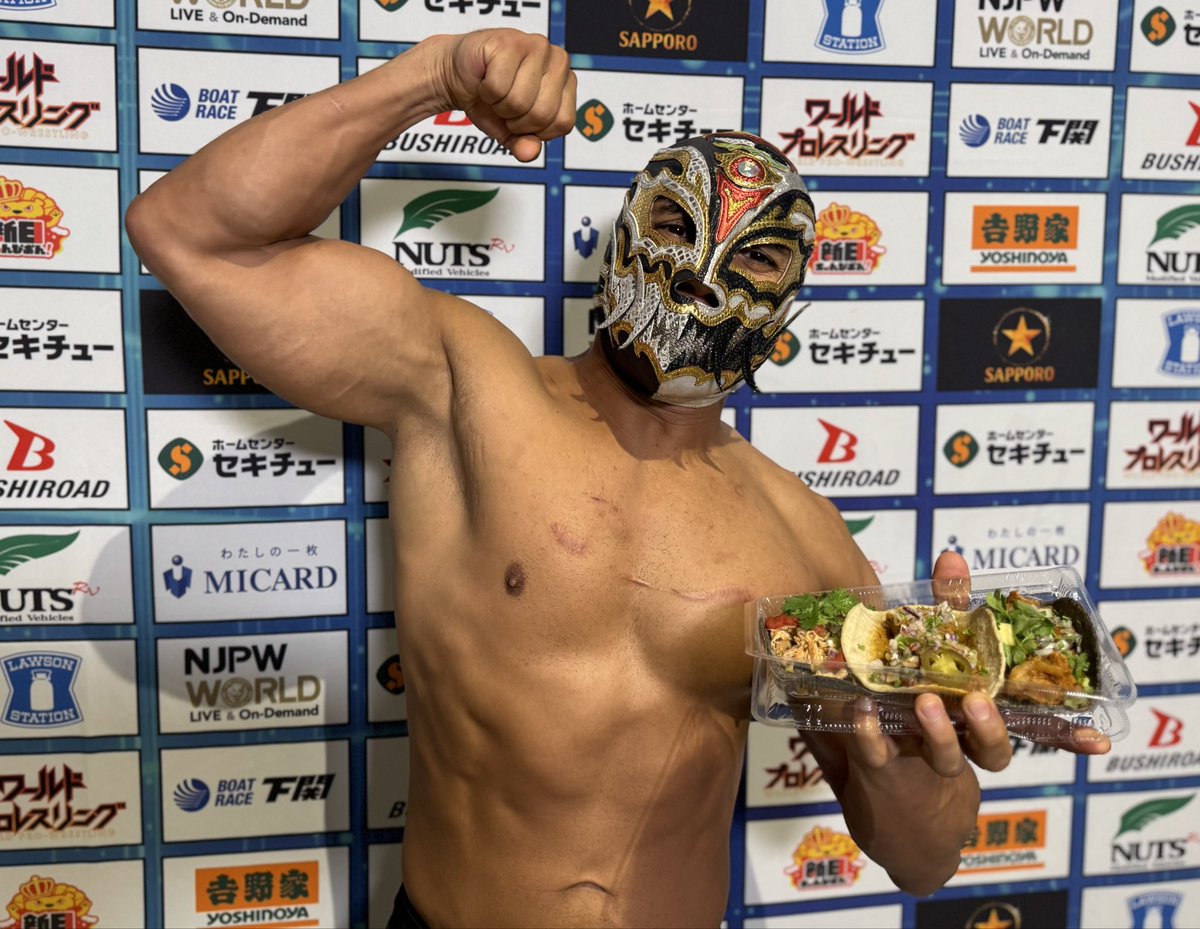 Titan_cmll's tweet photo. 群馬市にいる私は、激しいトレーニングの後に、この美味しくてタンパク質たっぷりのタコスを食べようと思っています。本当に美味しい！どうもありがとう、最高のメキシカンスタイルのタコスです！🇲🇽😋🔥
@OZARIN1972 🌮🌮🌮 https://t.co/D0njmo7lqP