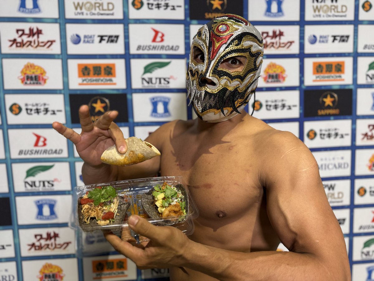 Titan_cmll's tweet photo. 群馬市にいる私は、激しいトレーニングの後に、この美味しくてタンパク質たっぷりのタコスを食べようと思っています。本当に美味しい！どうもありがとう、最高のメキシカンスタイルのタコスです！🇲🇽😋🔥
@OZARIN1972 🌮🌮🌮 https://t.co/D0njmo7lqP