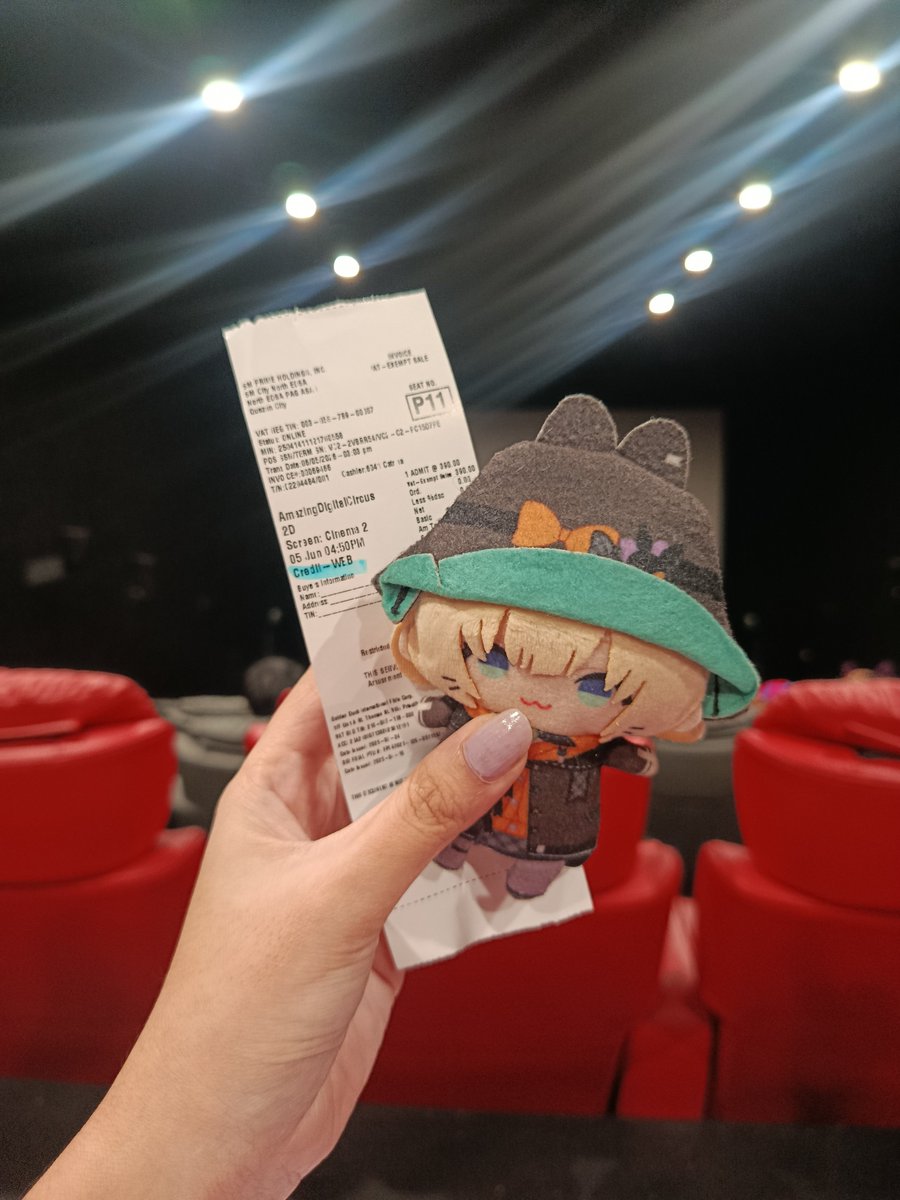 itsmooncraft's tweet photo. TADC finale day with millie !! i’m so excited 😭 (dw no spoilers on this acc for sure) https://t.co/Axbspmx1KM