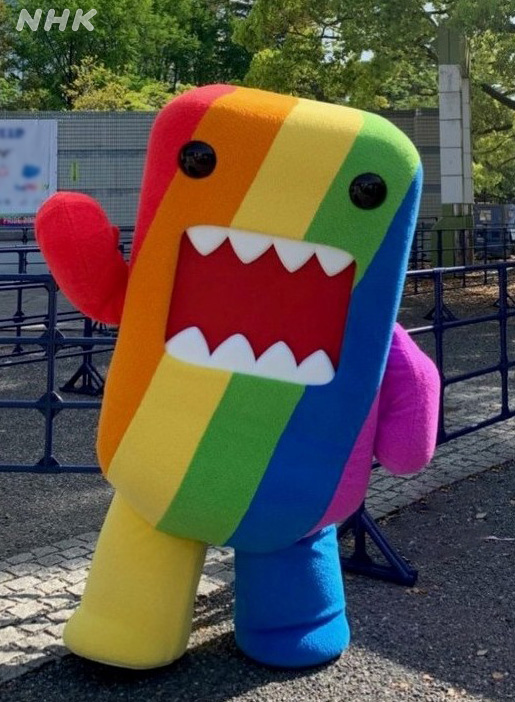 nhk_domo_nhk's tweet photo. 6月はLGBTQ+、性的マイノリティーの人たちの権利向上を呼びかけるプライド月間です🌈

NHKは、6月6日(土)・7日(日)に東京・代々木公園で開催される #TokyoPride2026 に、ことしも出展します
LGBTQ+に関連する番組の展示を行いますので、ぜひお立ち寄りください

レインボーどーもくんも登場します！ https://t.co/wyNkPaBIOj