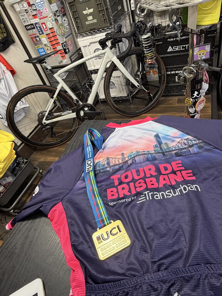 u2bikes's tweet photo. 本人は頑張れば獲得は難しくないと
おっしゃっていても
誰でも取れる訳じゃあない
UCI Gran Fondo World Championships🌏
アマチュアとは名ばかりレベルの
世界選手権への切符🏅

飾らせていただけるならありがたく🙏
それはそれとしてお次のレースも
控えているので
問題なさそうでも全体的にメンテナンスにご来店。
次も全力出し切れるよう
出来る事を出来る限りで💪
 #ロードバイク
 #UCIGRANFONDO
 #なにはなくともなにもないよう
 #メンテナンス
 #U2BIKES
