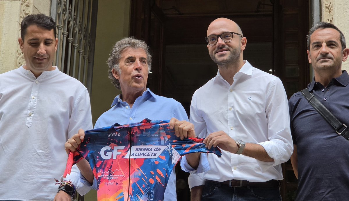 dipualba's tweet photo. Hace 5 años quisimos desmontar un tópico. Hoy, la @GF_Albacete reúne 2.190 ciclistas de 42 provincias y 12 países

La #SierraDeAlbacete ahora se pedalea🌄🚴‍♀️🚴🏾‍♂️, y mañana volvemos a demostrarlo con Perico Delgado como 'padrino'

Deporte ➕️ Promoción #AB

🌐https://t.co/5TXAzo6Juf https://t.co/XN4Pr5pCE6