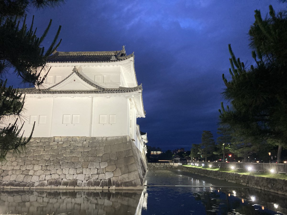 crazymarathon's tweet photo. 京都夜ラン

二条城、ニコニコペース13km＋1km全力連続370日目

今日も楽しくサクッとラン

今日もお疲れ様でした‼️

#マラソン #京都 #京都4区 #北神けいろう https://t.co/Bse2gE2dOG