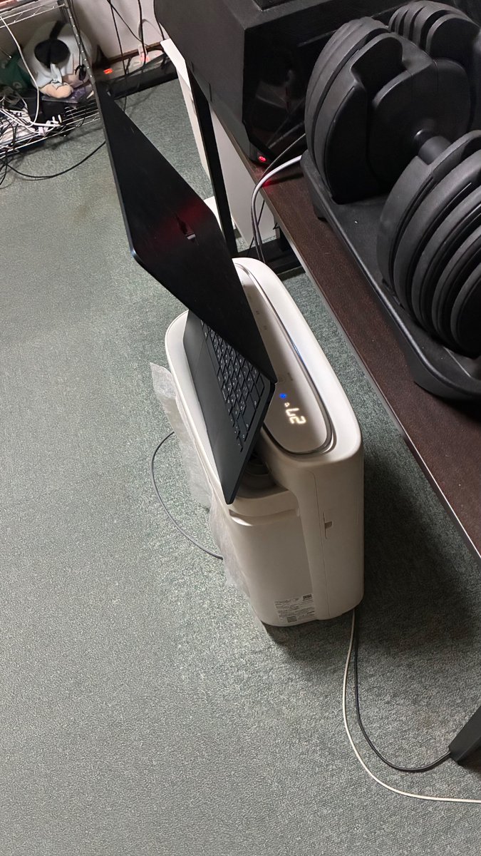 lkjsxc's tweet photo. エアフローを改善（アホ） https://t.co/RVSJJgw1RF