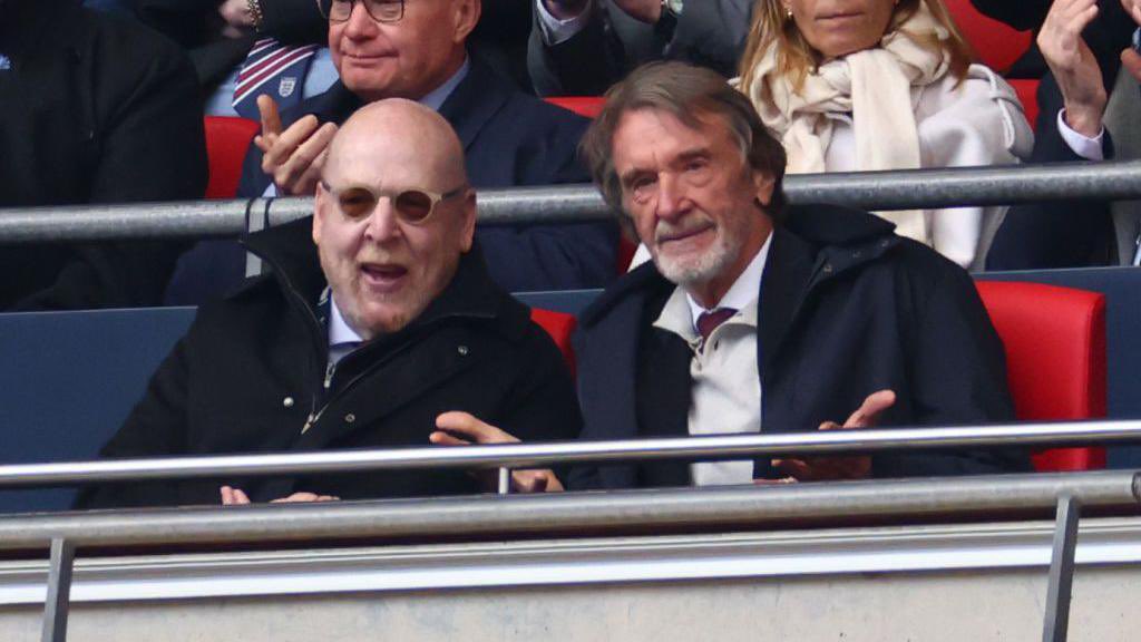 centredevils's tweet photo. 🚨🚨🌕| NEW: Manchester United are looking at tapping the private placement market to refinance $425 million of debt due next year. [@business] https://t.co/DzAiJCEUE8