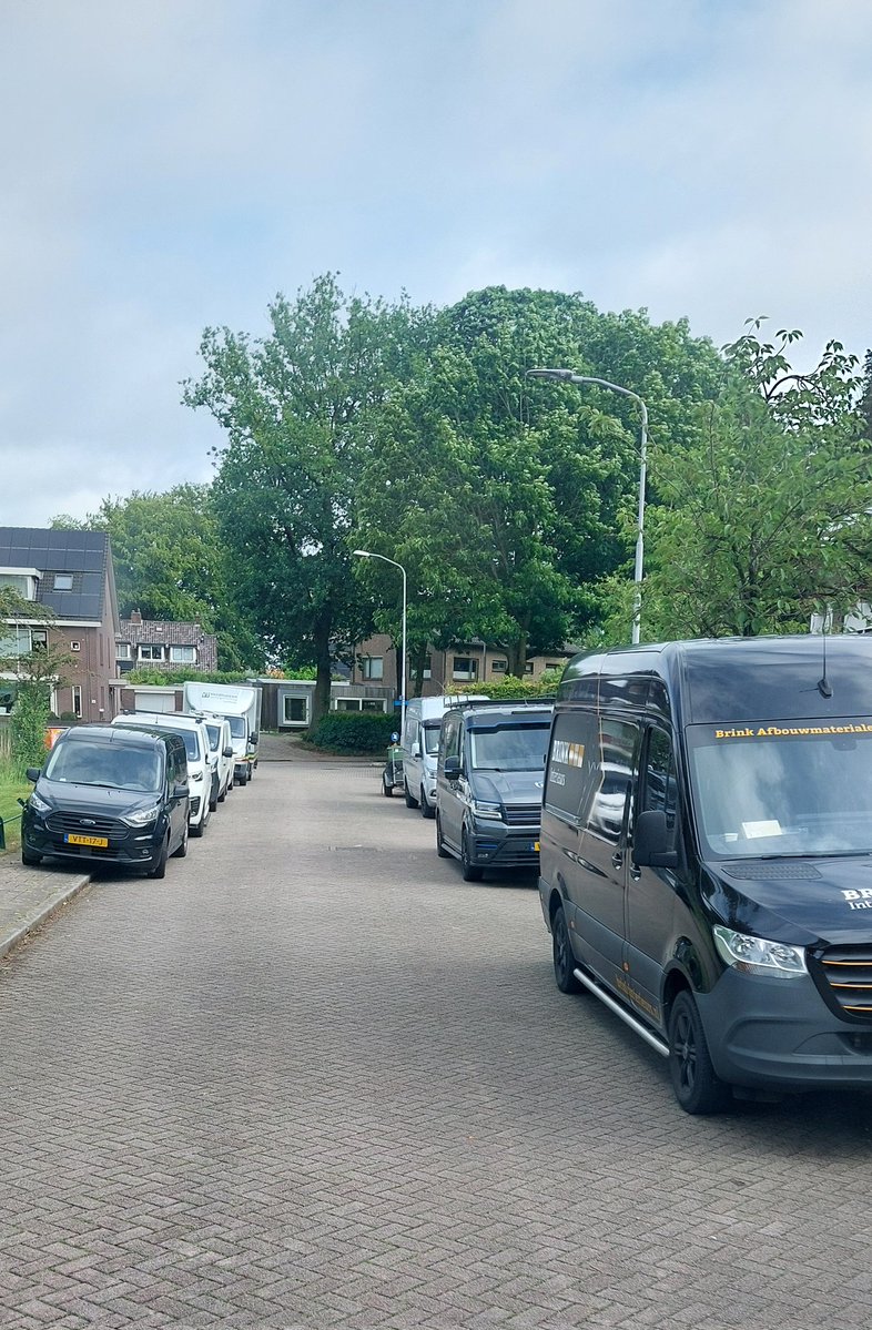 LLAG's tweet photo. @holds32039 @IsSaddleThereIs 📷The Netherlands.
Different country,  
same problem,
In every village, town, city.

The biggest challenge for every truck driver:  #streetparking https://t.co/OAxYwGbLlL