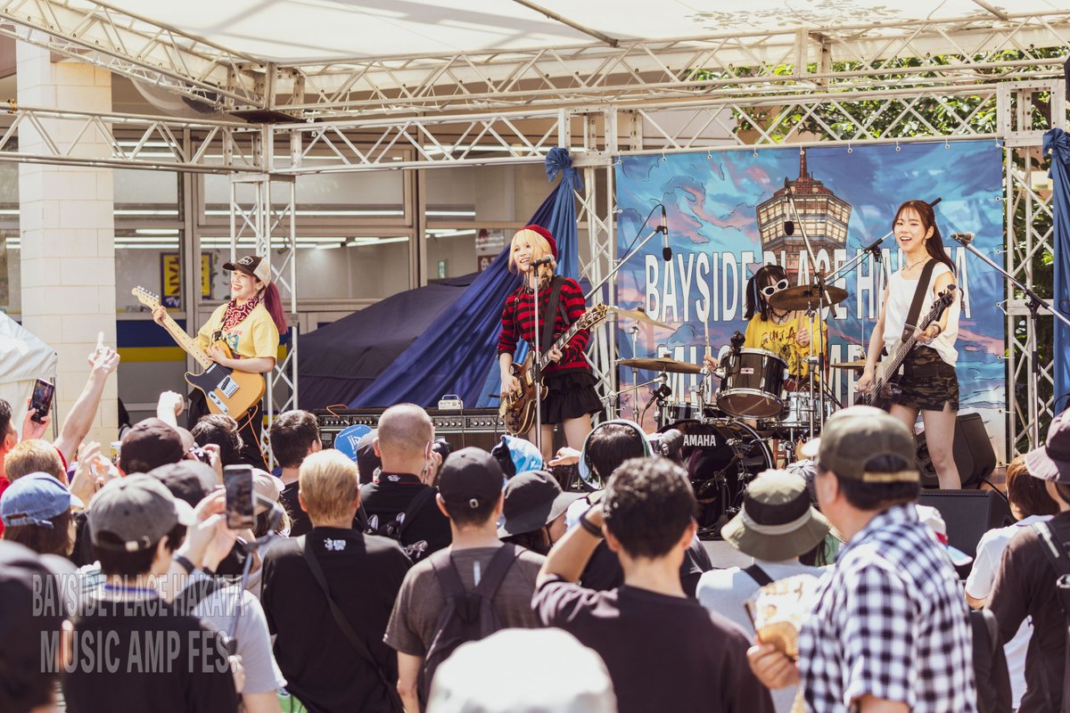 baysideplace's tweet photo. VOLA &amp; THE ORIENTAL MACHINE
@VOLA_FC 
PEAR OF THE WEST
@PEAROFTHEWEST 
Girls be ba(n)d
@GBN_girlsbeband 

photo by chiyori @Deisui_chiyori 

Thanks!!! https://t.co/8bvgiUcsHT