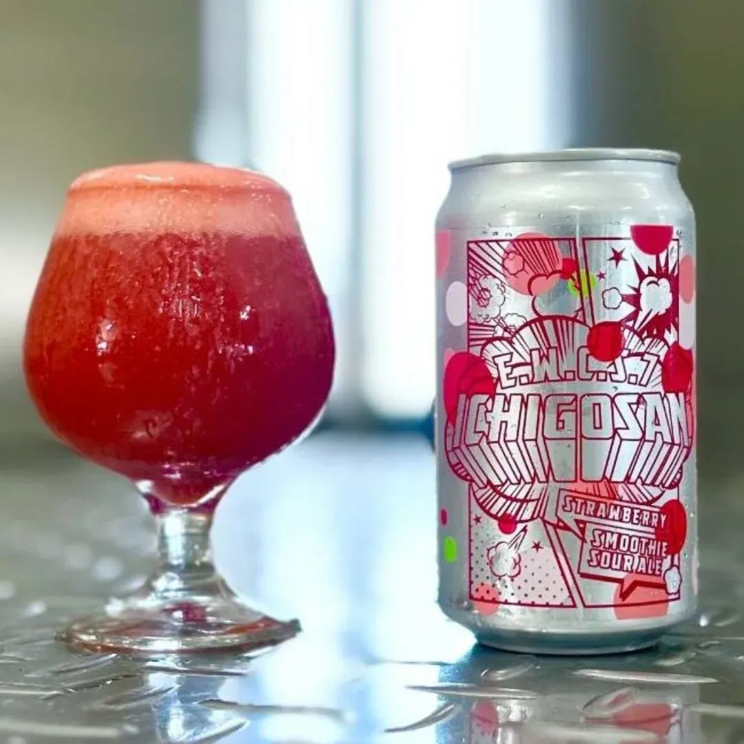 BarCafeY's tweet photo. 新着【ICHIGOSAN SMOOTHIE SOUR ALE】

先日のKDFSで好評だった、いちごさんをふんだんに使ったスムージーサワーエールが実行委員店舗のみで限定販売！

いちごの甘酸っぱい香りと酸味がしっかりと効いた1本。数に限りがありますのでお早めに！ https://t.co/WpRGjcICWl