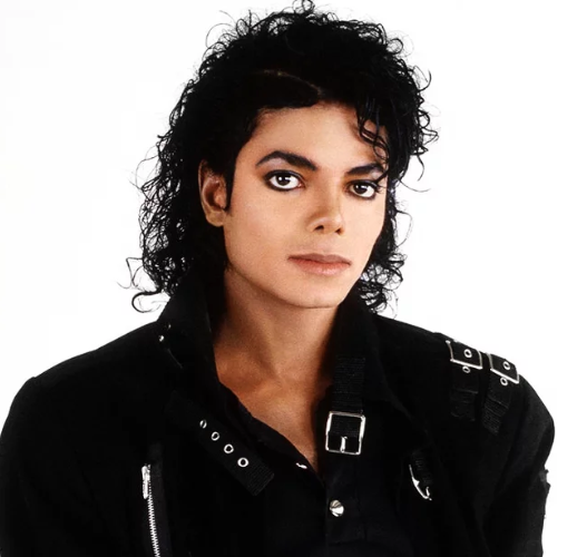 AboutMusicYT's tweet photo. Michael Jackson is the first artist ever to achieve Billboard Hot 100 hits in six straight decades spanning the 1970s through the 2020s. https://t.co/2uT779aKPy