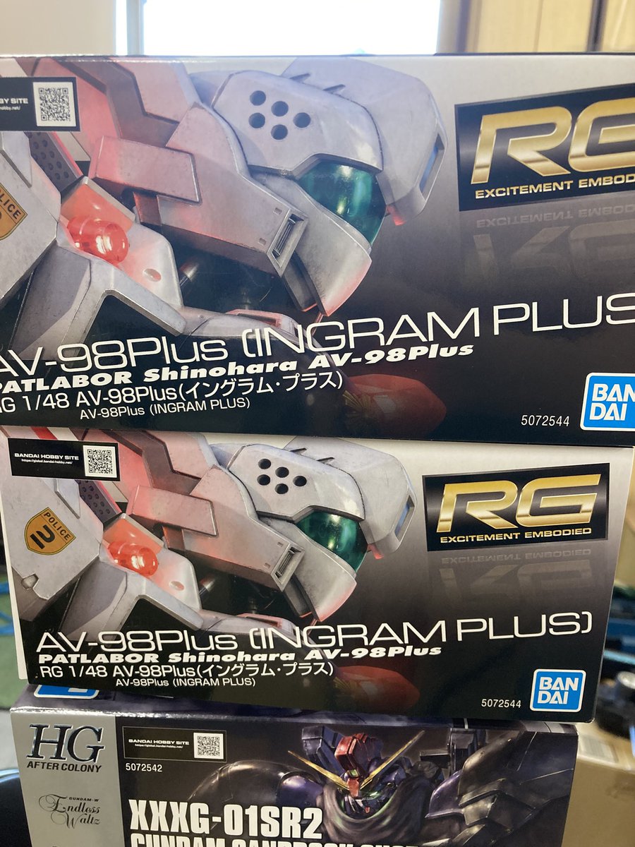 hobiwasuzuran's tweet photo. バンダイ ガンプラの再販品が届きました！
まだまだ1便目です。
現在の在庫はこんな感じに…
明日2便目が入荷予定。
新商品のイングラムPLUS サンドロック改 ブルーティッシュドッグは明日の販売です。 https://t.co/hMsWBMR1Ne