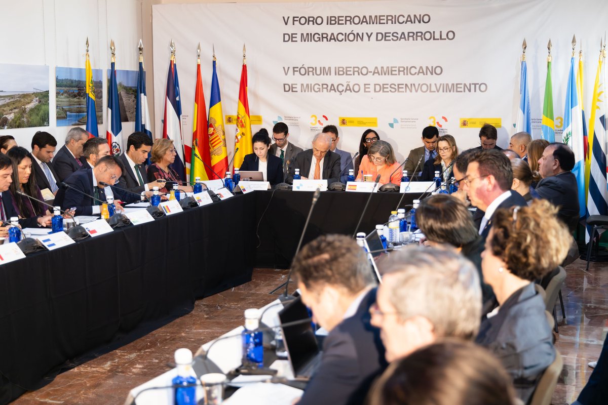 SEstadoMigr's tweet photo. 🌐#ForoMigraciones La 2ª jornada arranca con el impulso de vías seguras, ordenadas y regulares de migración

💼 Los participantes han puesto en común sus experiencias de migración laboral y movilidad circular y el beneficio para los países de origen, de acogida y toda la sociedad https://t.co/8rkMGu2qt0
