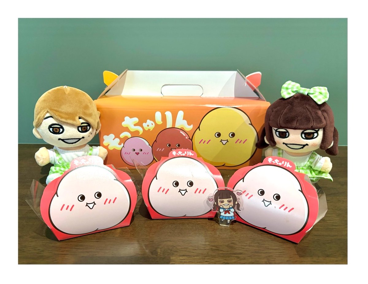 Kuruton_8's tweet photo. 急に思い立って巷で話題のもっちゅりん買ってきました🍩🍩🍩
田舎でも行列できててすごいな〜！ https://t.co/IbKxNpnSlM
