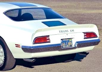 Vfabry's tweet photo. 1971 Pontiac Trans Am HO 🇺🇸
Shaker hood, fender vents, Trans Am stripes, last year of the 455 cid HO V8 before hp reduced. The HO was underrated at 335 hp (gross) or 310 hp (net) and 480 ft/lbs. (gross) or 410 ft/lbs. (net) torque due to EPA lowered C/R ratios for unleaded gas. https://t.co/y9an4Rh8Ql