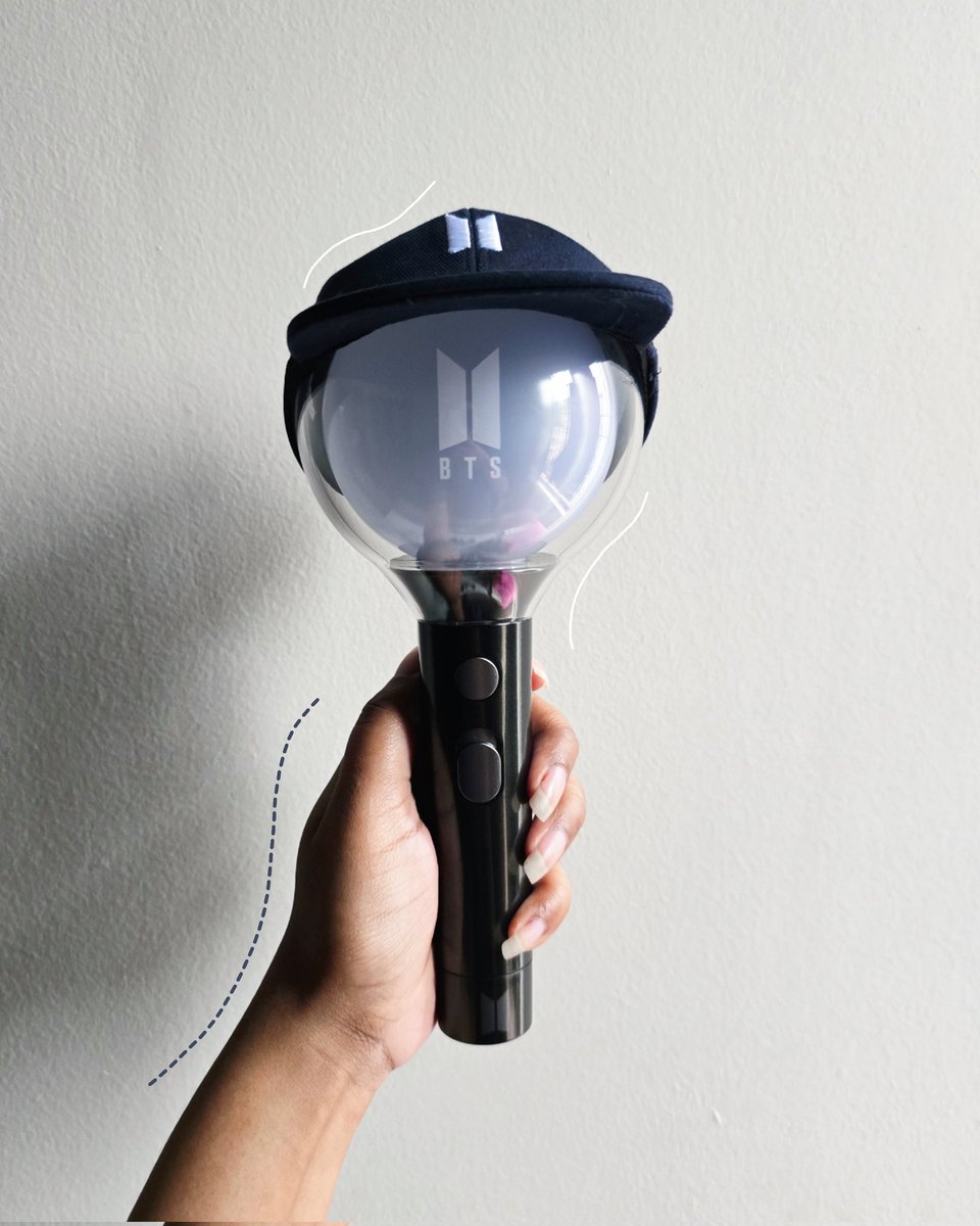moonlight_minis's tweet photo. i didn't realise the cap that came with the membership kit fits the army bomb so perfectly? 😭

HELP- https://t.co/o4SPVXFFOt