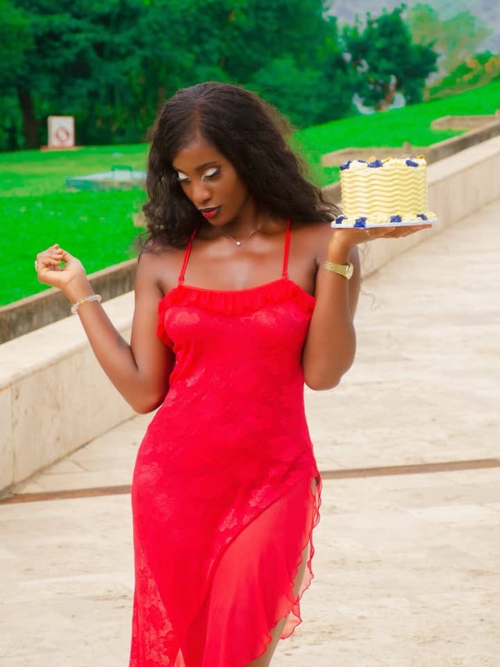 IfunanyaDelilah's tweet photo. soo grateful for my life. My heart is overflowing with so much joy and gratitude.. I look at where I’ve been and where I am today. Oh 🥺 who am I? What a blessed like I live. Grateful. More birthdays to celebrate 🎂🎈🎊🎉🎁 https://t.co/5LeR77nkov
