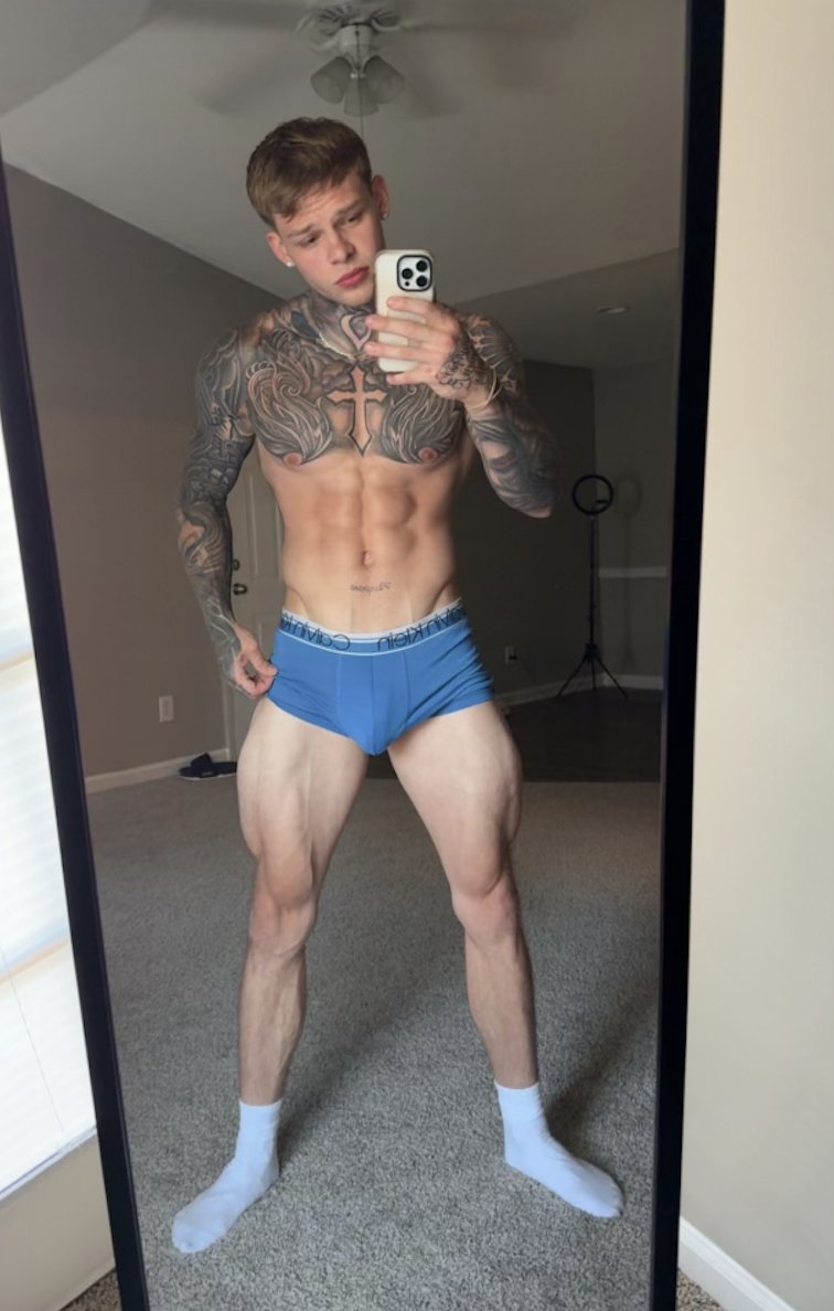 LiamTheAlpha's tweet photo. all 🏳️‍🌈 guys unlock my hidden side through comments ;) https://t.co/QH2s20FxXo