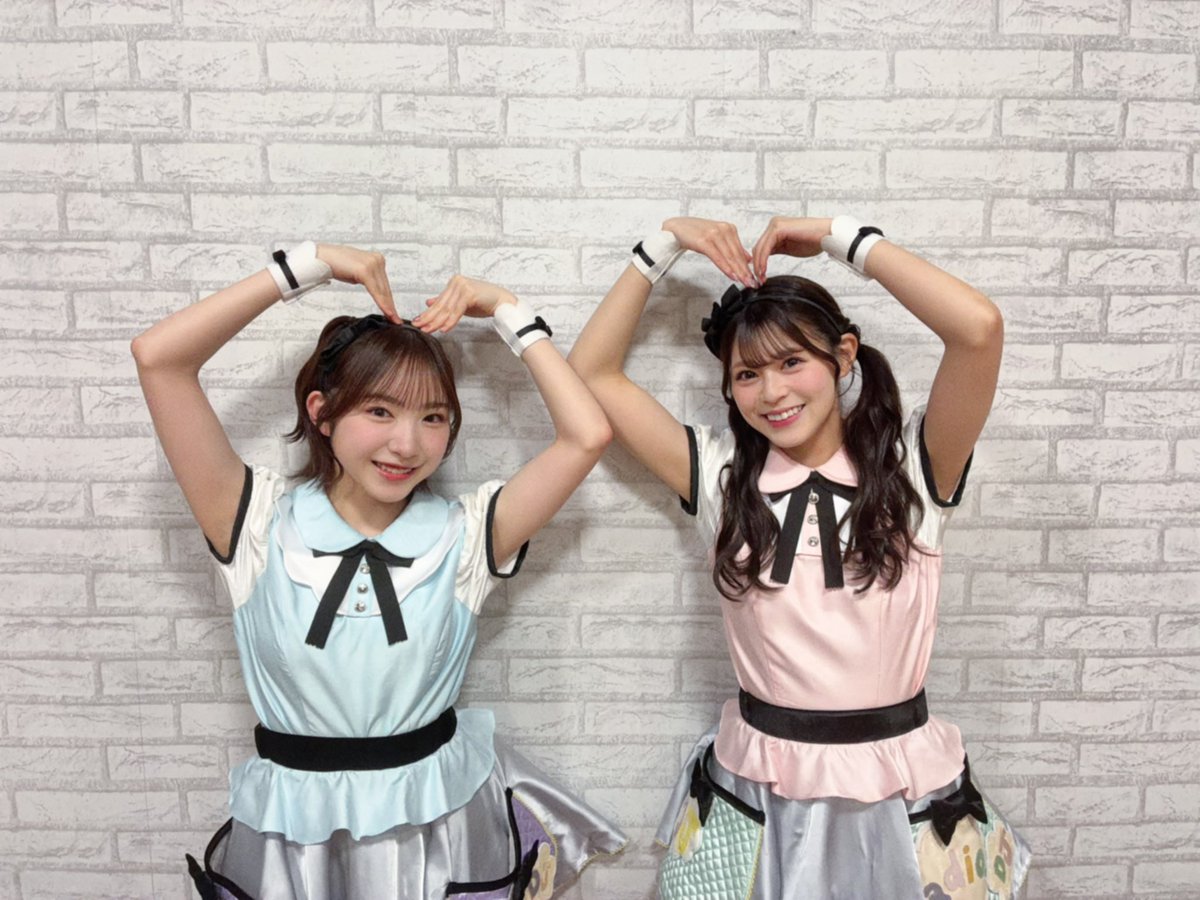 今日で昇格して2周年✨️ こよりんと同じポーズで撮ったよ♡ 2年前の