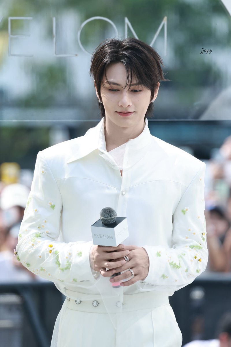 find_ur_joy's tweet photo. 260605 EVE LOM

#JUNHUIxEVELOM
#JUN #준 #文俊辉 #문준휘 #ジュン 
#SEVENTEEN #세븐틴 https://t.co/JDrhMq08MC