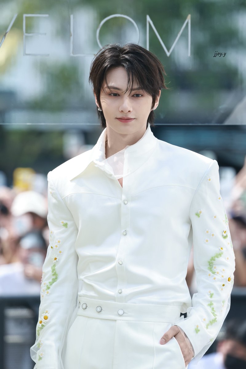 find_ur_joy's tweet photo. 260605 EVE LOM

#JUNHUIxEVELOM
#JUN #준 #文俊辉 #문준휘 #ジュン 
#SEVENTEEN #세븐틴 https://t.co/JDrhMq08MC