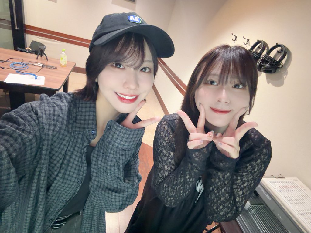 aimi_sound's tweet photo. いよいよ明日🤍
番組初イベントです🤍
遊びきてね〜っ🤍
#夜行性自論 #愛美と千春 https://t.co/3TmApASkH1