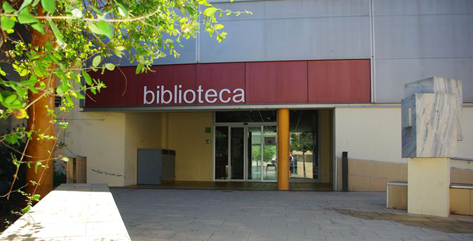 RadioTordera's tweet photo. La biblioteca de #tordera es suma avui i demà a la vaga convocada per tot el sector bibliotecari en el marc de les diverses problemàtiques que afecten el sector https://t.co/ln2SafoXvq