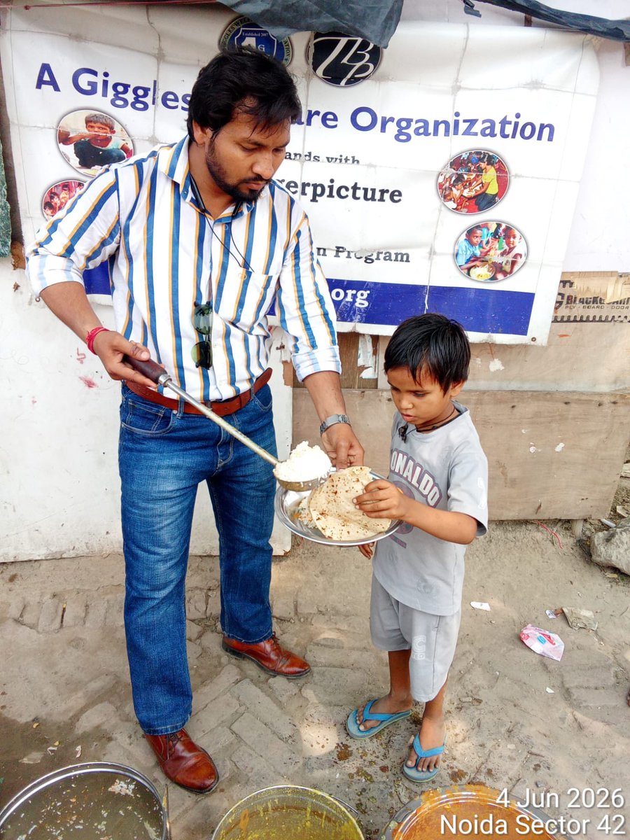 agwo_org's tweet photo. Yet for countless children living on the streets and in underserved communities, hunger is a daily reality. Behind every innocent smile is a silent struggle—a struggle for food, security, and a chance at a better life.

#AGWO #TheBiggerPicture #FeedTheHungry #EndHunger https://t.co/690dbV4kPS