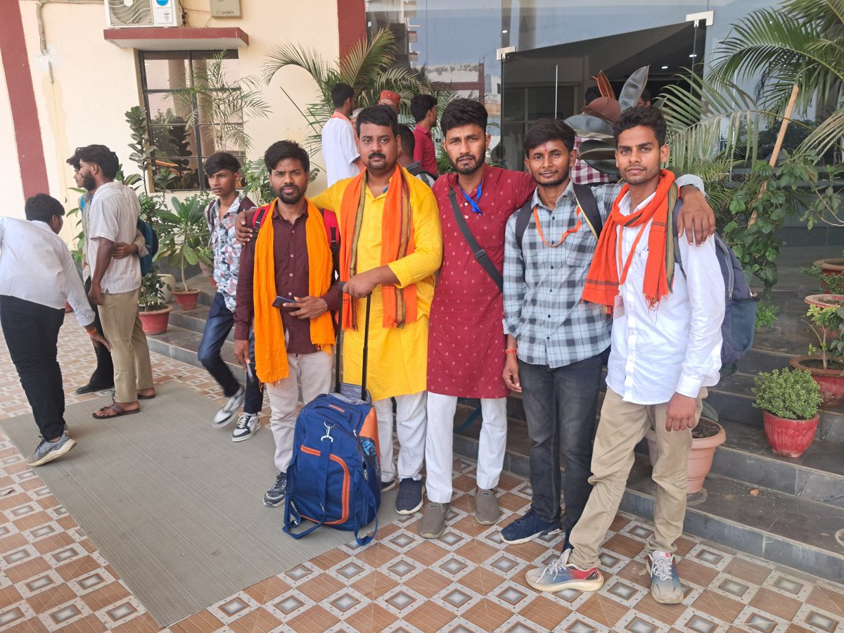 AlokShroff's tweet photo. हम बजरंग दल वाले हैं https://t.co/DhhPbHibN6