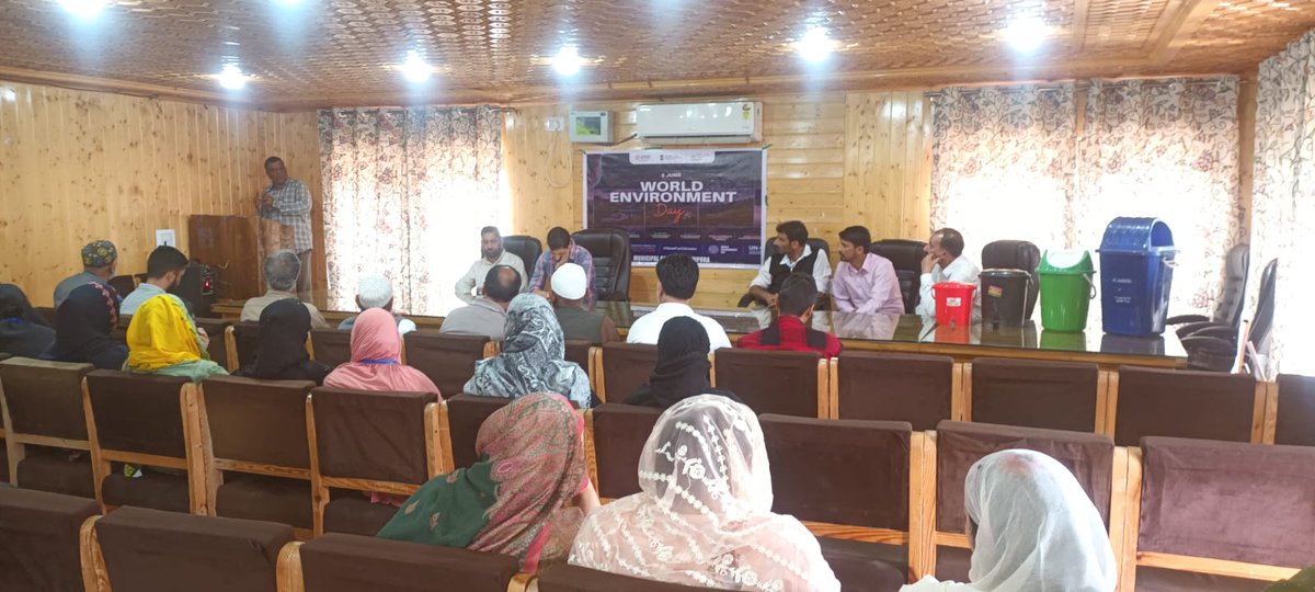 CEOMCBANDIPORA's tweet photo. Municipal Council Bandipora observed #WorldEnvironmentDay2026 with a special meeting on sustainable waste management, source segregation, and public participation for a cleaner, greener Bandipora.
 @SwachhBharatGov 
 @swachhbharat
 @moefcc 
 #WED2026 
 #SwachhBharat. https://t.co/fyvVhVElrV