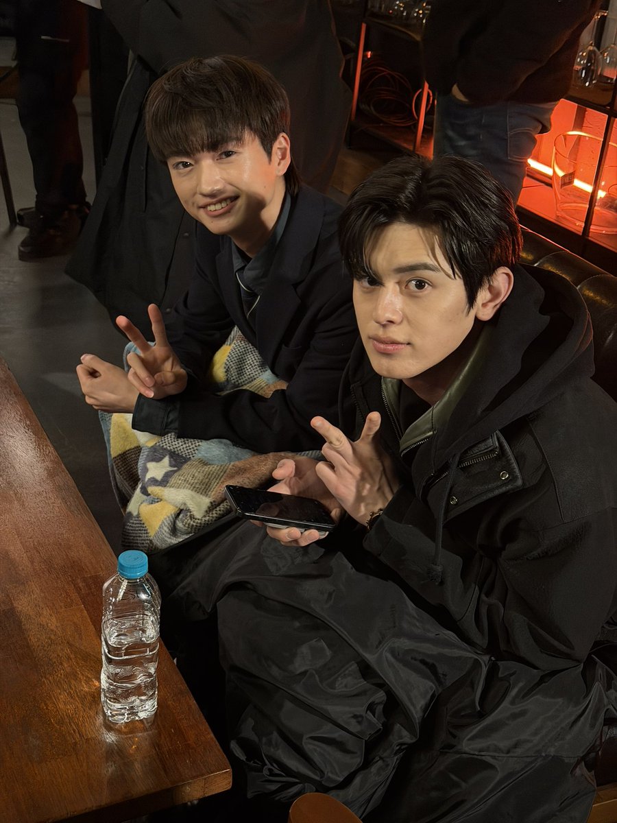 WSTORY_0501's tweet photo. ワンナイトから始まるBLラブコメ 『キケンで甘い檻』💙 
11話無料！ビグルーアプリで今すぐチェック✨ 

더블유스토리 신작입니다🙌🏻
한국 국내 공개되었습니다📣
11화까지 무료 시청 가능합니다👍

@vigloo_japan 

Production W-STORY

#キケンで甘い檻 #ショートドラマ #Vigloo #まさかの展開 https://t.co/evqlj4uD3N