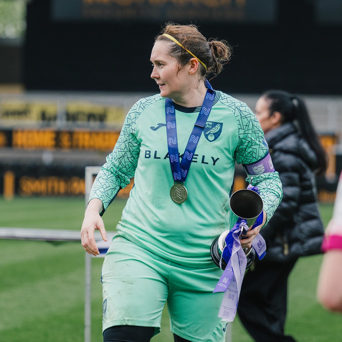 NorwichCityWFC's tweet photo. 🔰 Three seasons
🏆 Two County Cups 
🏅 One promotion 

Norwich City can confirm that captain and goalkeeper Sarah Quantrill has made the decision to part ways with the club. 

We wish her all the best and thank Quants for her contributions as a Yellow 💛
